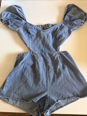 Blue Blush Light Blue Denim-Look Puff Sleeve Romper